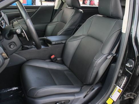 Used 2024 Lexus ES 300h w/ Premium Package image 16