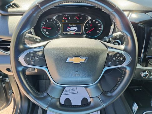 Used 2022 Chevrolet Traverse LT AWD/4WD image 17
