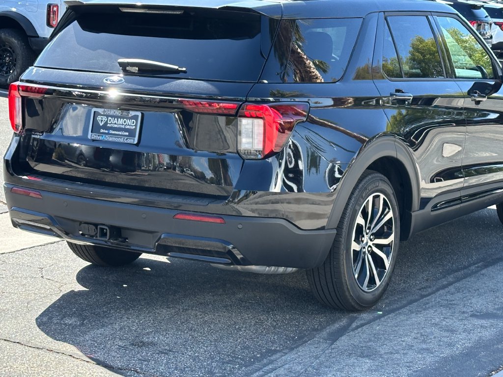 New 2026 Ford Explorer ST-Line w/ Premium Package RWD image 8