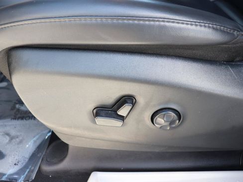 Used 2024 Chrysler Pacifica Limited FWD image 54
