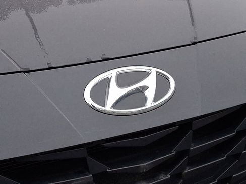 Used 2023 Hyundai Elantra SEL image 9