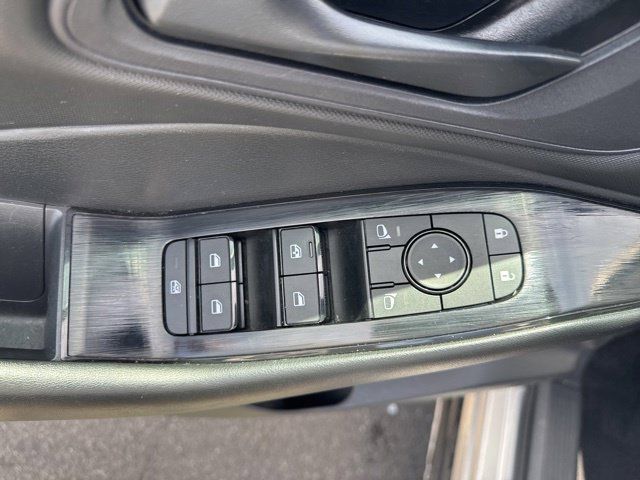 Used 2024 Nissan Rogue S AWD/4WD image 7