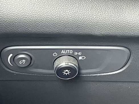 Used 2023 Buick Envision Essence w/ Sport Touring Package image 31