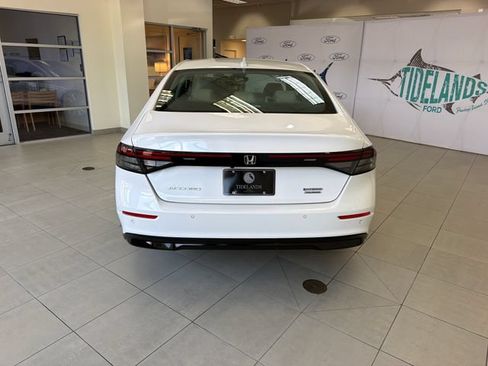 Used 2025 Honda Accord Touring image 6