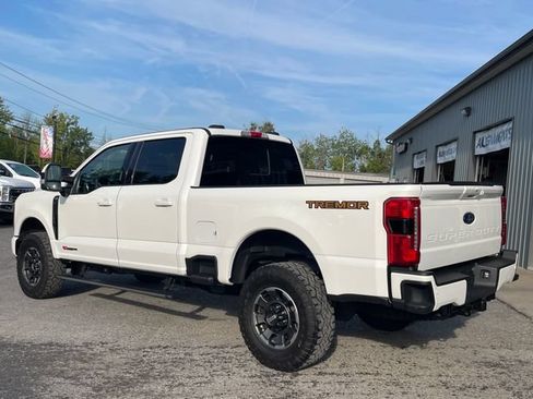 Used 2023 Ford F250 Lariat w/ Lariat Ultimate Package AWD/4WD image 5