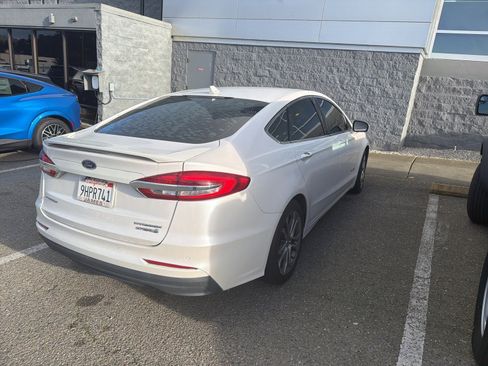 Used 2019 Ford Fusion Titanium image 6