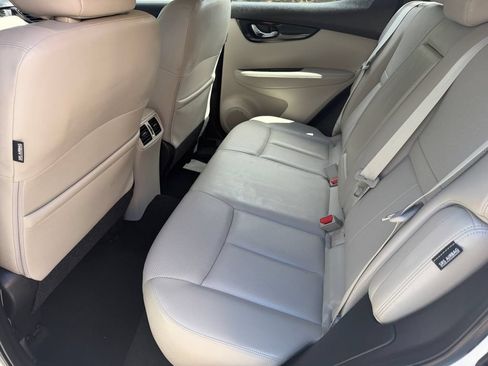 Used 2022 Nissan Rogue Sport SL w/ Premium Package FWD image 13