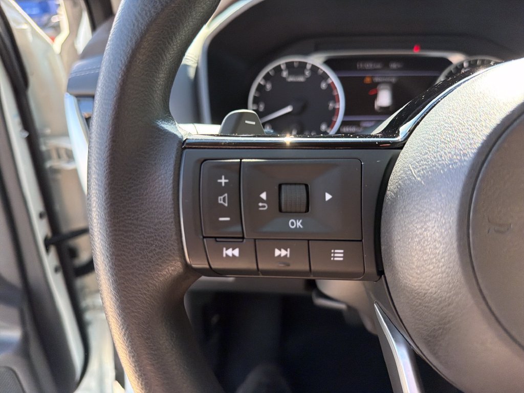 Used 2021 Nissan Rogue SV FWD image 21