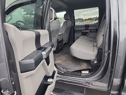 Used 2017 Ford F150 XLT image 12