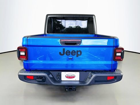 Used 2023 Jeep Gladiator Sport AWD/4WD image 6