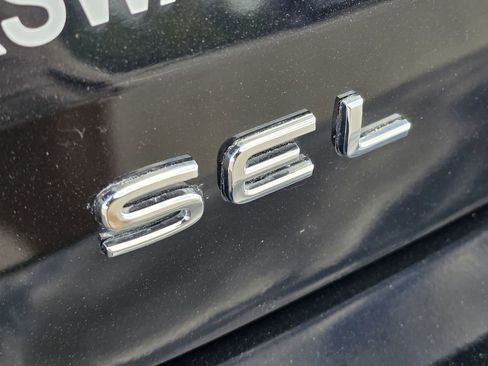 Used 2023 Volkswagen Taos SEL AWD/4WD image 8