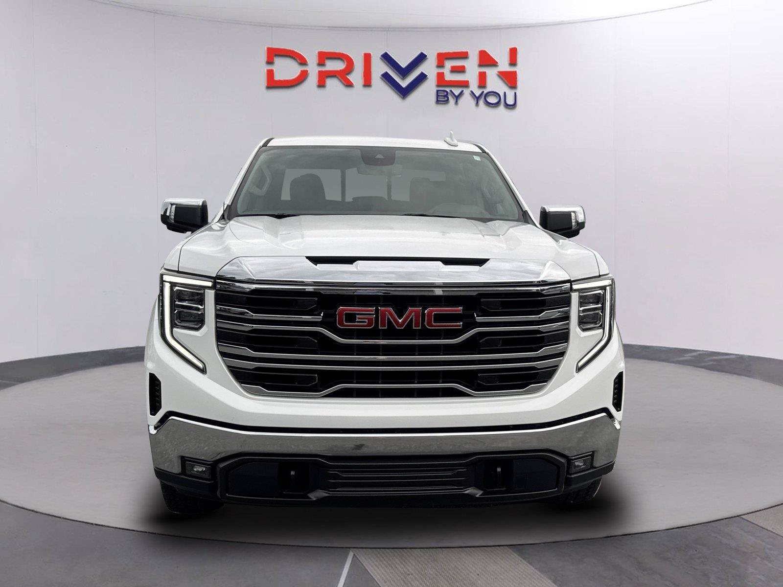 Used 2024 GMC Sierra 1500 SLT w/ SLT Premium Package AWD/4WD image 9