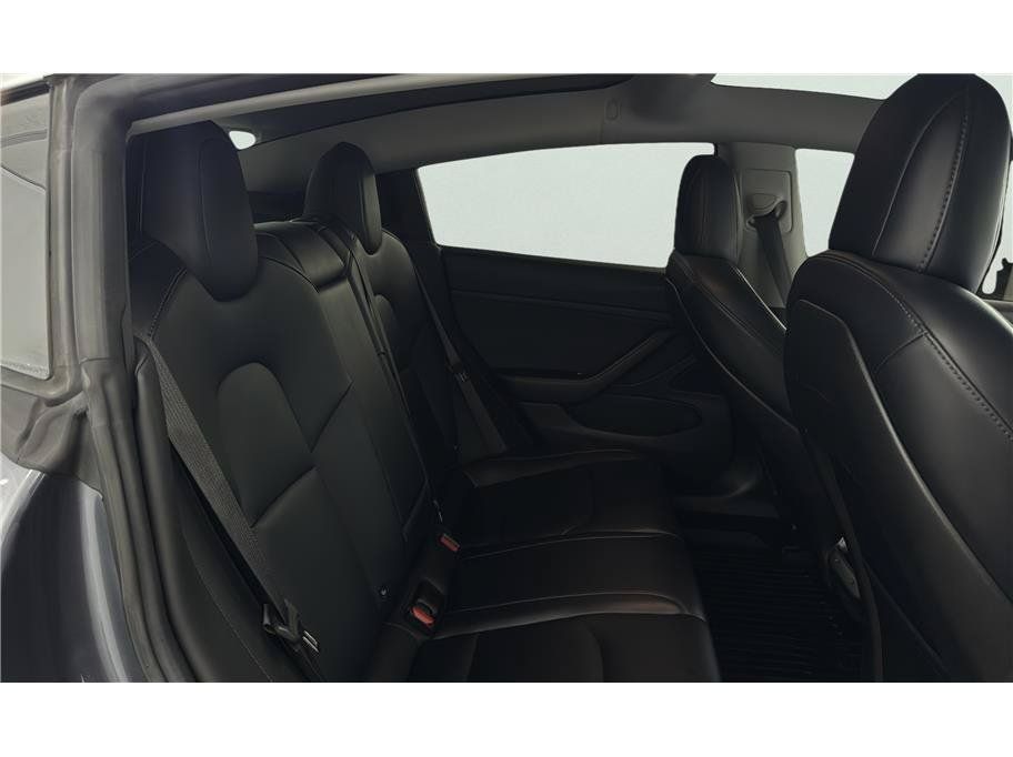 Used 2018 Tesla Model 3 Long Range RWD image 15