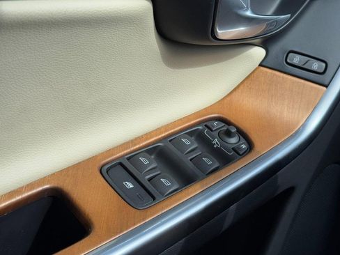 Used 2017 Volvo XC60 T5 Inscription w/ Preferred Option Package image 23