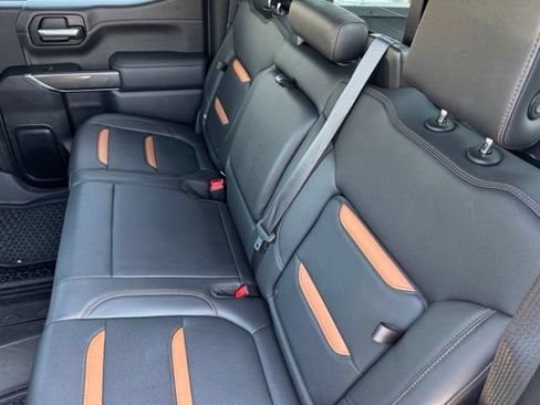 Used 2023 GMC Sierra 1500 AT4 w/ AT4 Preferred Package AWD/4WD image 9