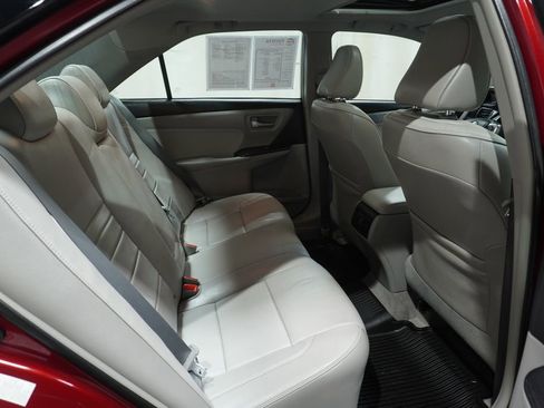 Used 2017 Toyota Camry XLE w/ Moonroof Package image 13