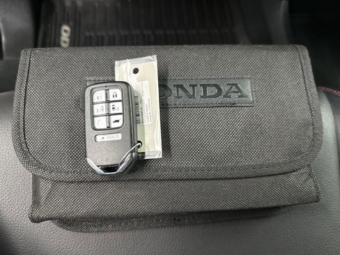 Used 2024 Honda Odyssey Sport image 42