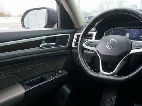 Certified 2023 Volkswagen Atlas SE w/ Panoramic Sunroof Package image 37