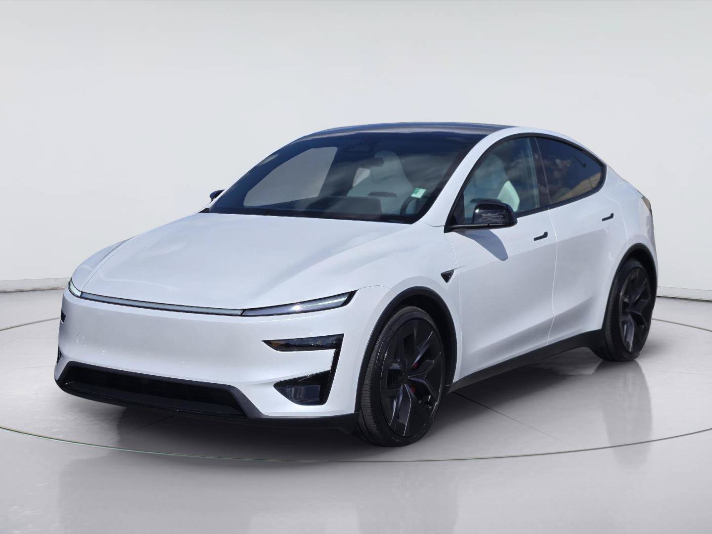 Used 2026 Tesla Model Y Performance AWD/4WD image 1