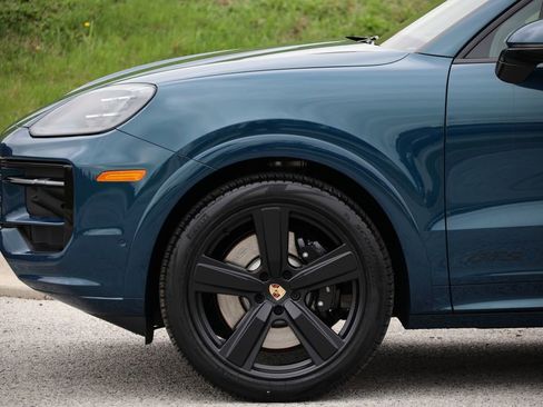 New 2026 Porsche Cayenne GTS image 12