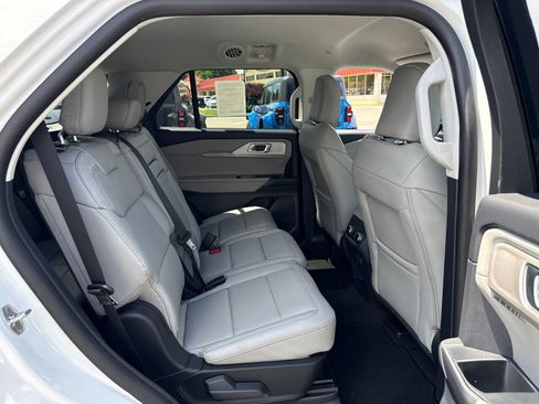 New 2026 Ford Explorer Active AWD/4WD image 10