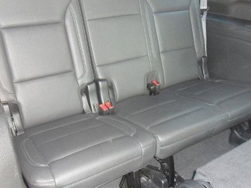 Used 2024 Chevrolet Suburban LT image 12