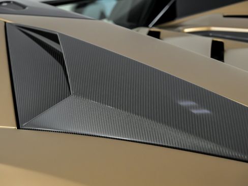 Used 2021 Lamborghini Aventador SVJ AWD/4WD image 11