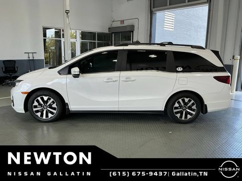 Used 2025 Honda Odyssey EX-L image 4