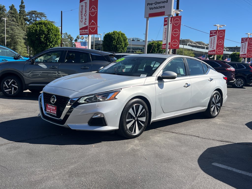 Used 2021 Nissan Altima 2.5 SV w/ SV Premium Package FWD image 2