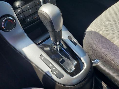 Used 2015 Chevrolet Cruze LS FWD image 13