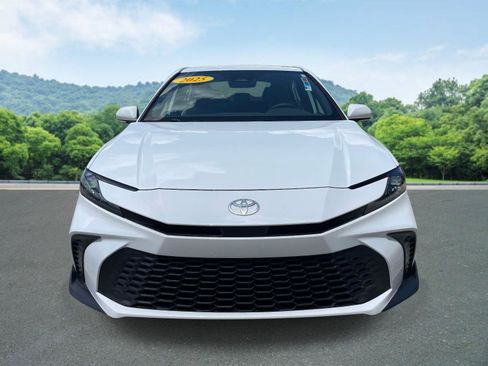 Used 2025 Toyota Camry SE w/ Multimedia Upgrade Package FWD image 27