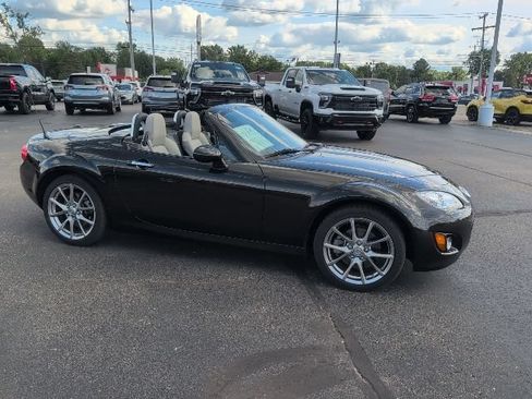 Used 2011 MAZDA MX-5 Miata Grand Touring RWD image 10
