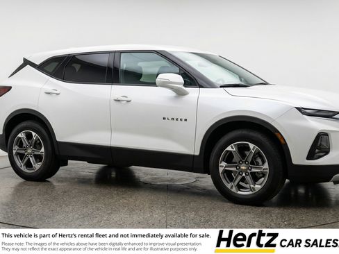 Used 2025 Chevrolet Blazer LT image 1