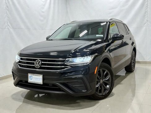Used 2022 Volkswagen Tiguan SE image 2