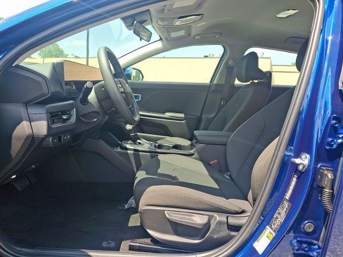 New 2026 Kia K4 FWD image 9