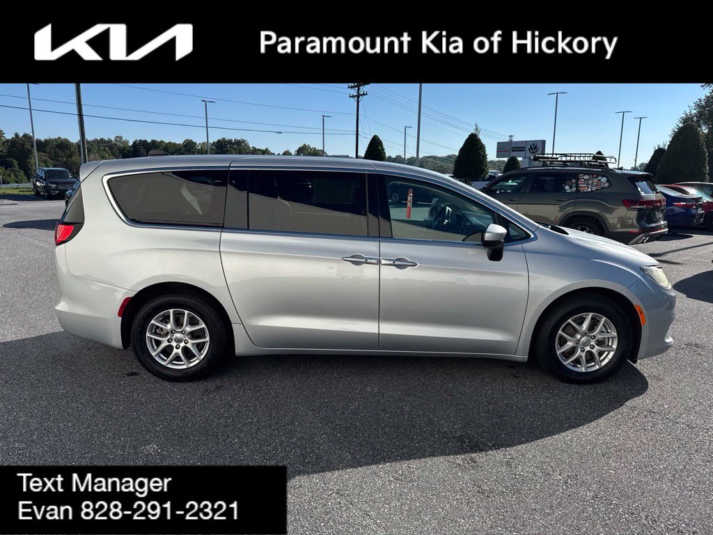 Used 2023 Chrysler Voyager LX FWD image 8