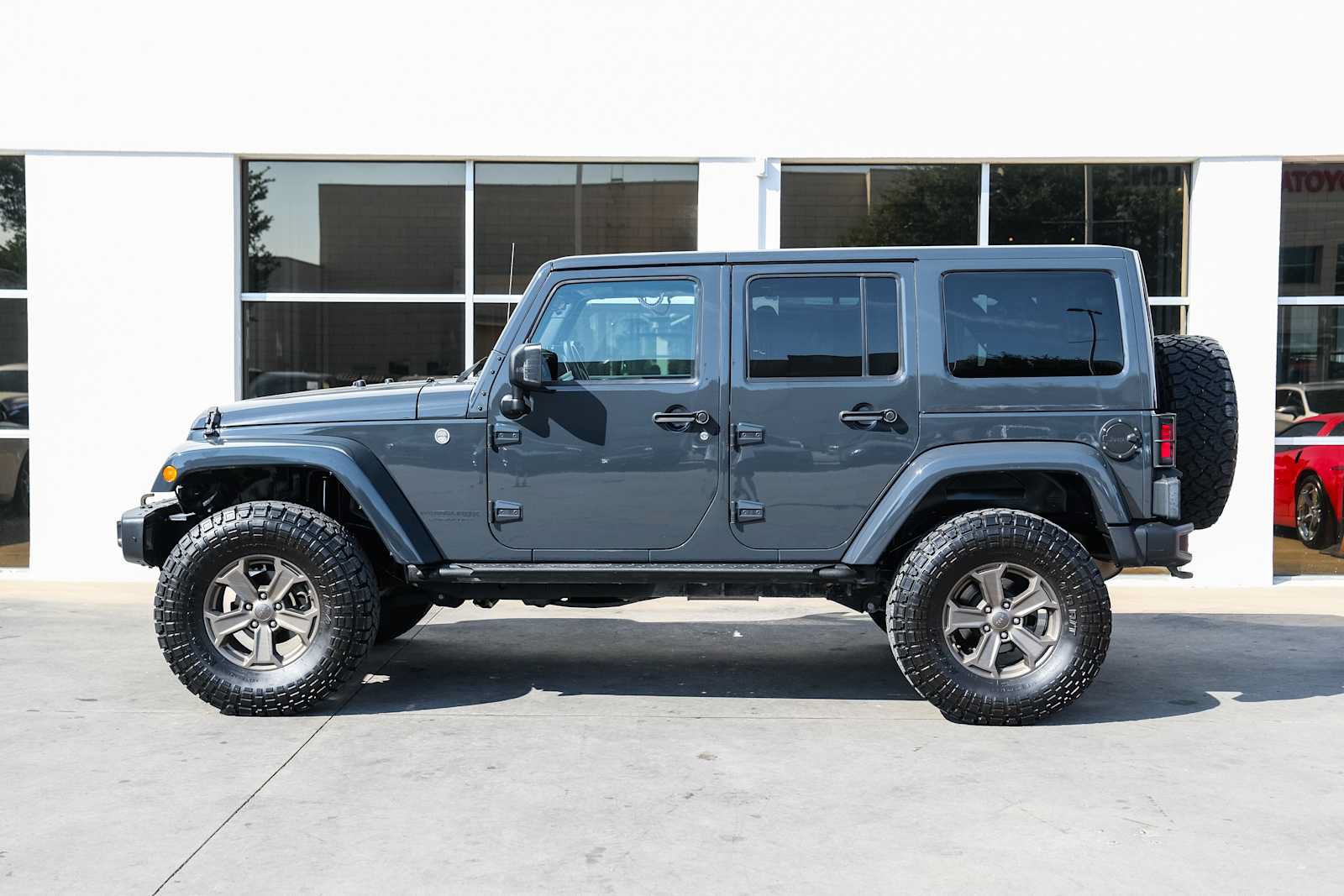 Used 2018 Jeep Wrangler Unlimited Sport AWD/4WD image 16