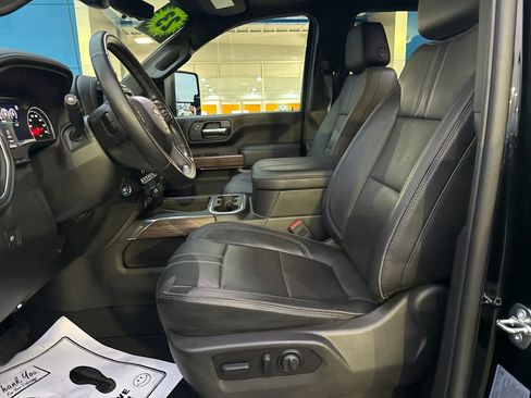 Used 2023 Chevrolet Silverado 3500 High Country image 11