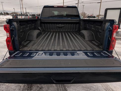 Used 2021 Chevrolet Silverado 2500 LT w/ Convenience Package image 4