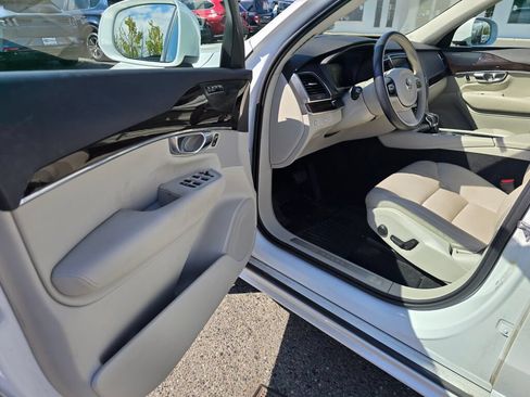 Used 2019 Volvo XC90 T6 Momentum w/ Advanced Package AWD/4WD image 15