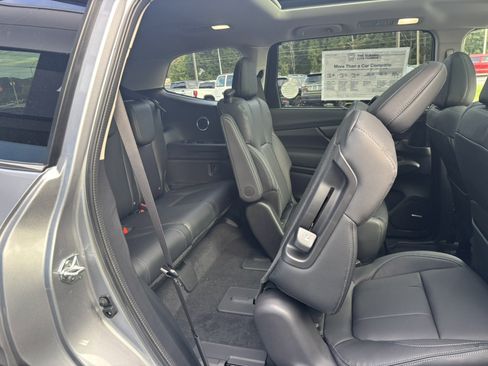 New 2025 Subaru Ascent Limited image 45