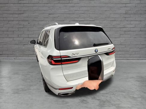 Used 2024 BMW X7 xDrive40i w/ Executive Package AWD/4WD image 7