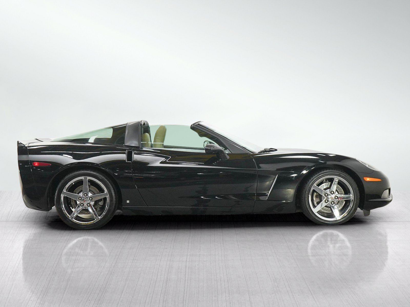 Used 2007 Chevrolet Corvette Coupe w/ Preferred Equipment Group RWD image 7