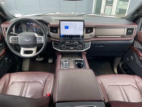 Used 2023 Ford Expedition Limited image 13