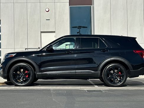 Used 2022 Ford Explorer ST w/ Equipment Group 401A image 6