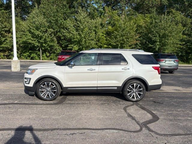 Used 2016 Ford Explorer Platinum AWD/4WD image 2