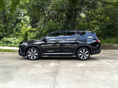 Used 2025 Honda Pilot Elite image 6
