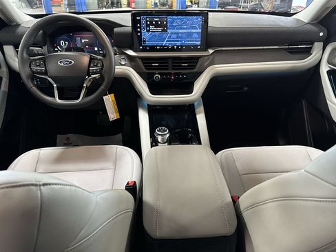 New 2026 Ford Explorer Platinum w/ LUX Leather Package AWD/4WD image 27