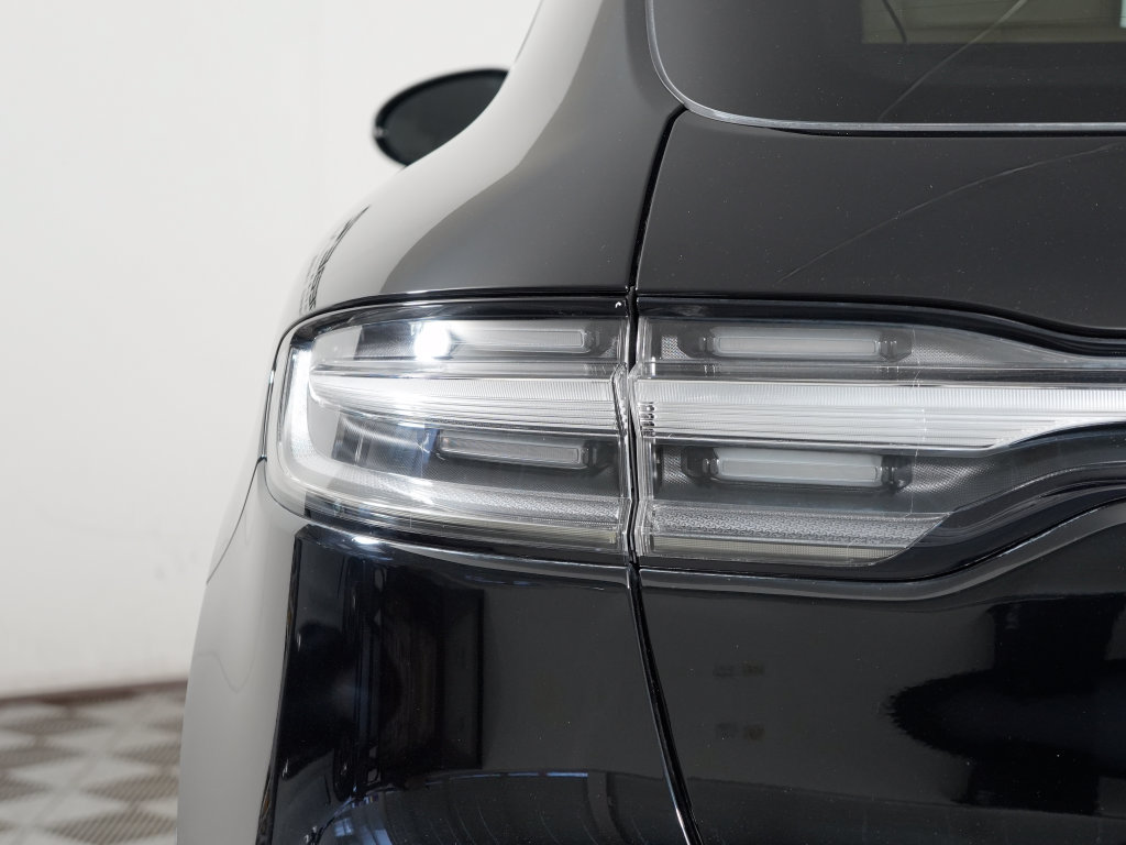 Certified 2024 Porsche Macan w/ Premium Plus Package AWD/4WD image 12