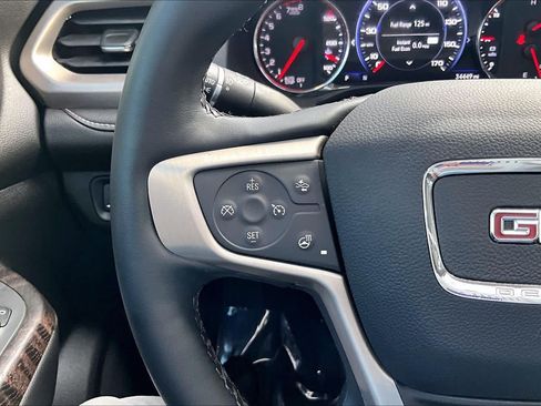 Used 2023 GMC Acadia Denali w/ Denali Ultimate Package FWD image 24